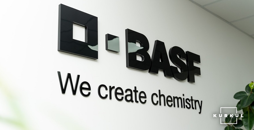 Хімічний концерн BASF відмовляється від нових проєктів у росії та білорусі, але залишає певні продукти